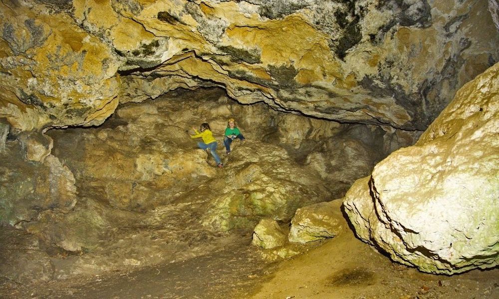 Die Kakushöhle beim Mechernicher Stadtteil Dreimühlen.