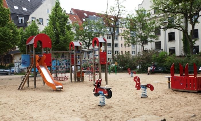 Spielplatz an St. Nikolaus in Sülz © Hanka Meves-Fricke